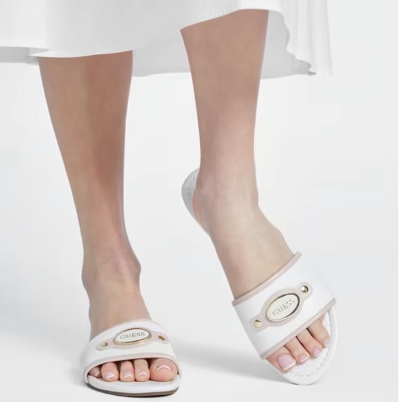 Guess Lyndon Log Slides - Picture 2 of 10